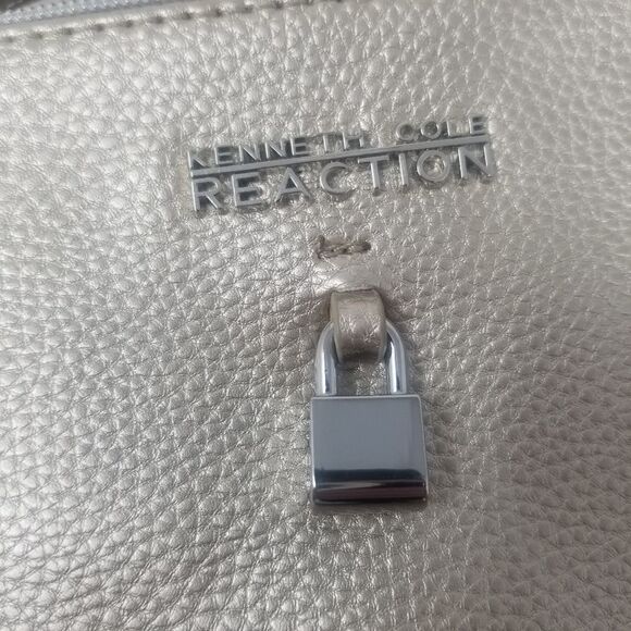 Kenneth Cole Reaction Faux Leather Crossbody Bag. - Picture 11 of 14